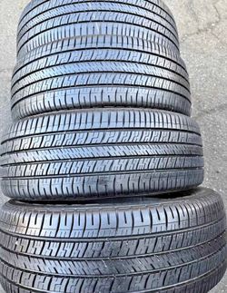 215/60/16 Yokohama set de Tires con 80% de vida las 4