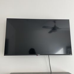 Roku Tv 35”