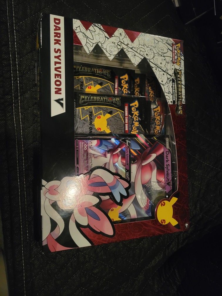 Pokémon Celebrations Dark Sylveon V Box