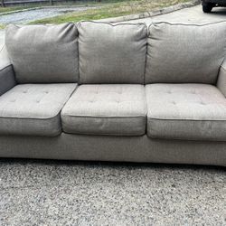 Couch (excellent condition)