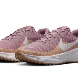 Nike Revolution 8 Women's Road Running Shoe,