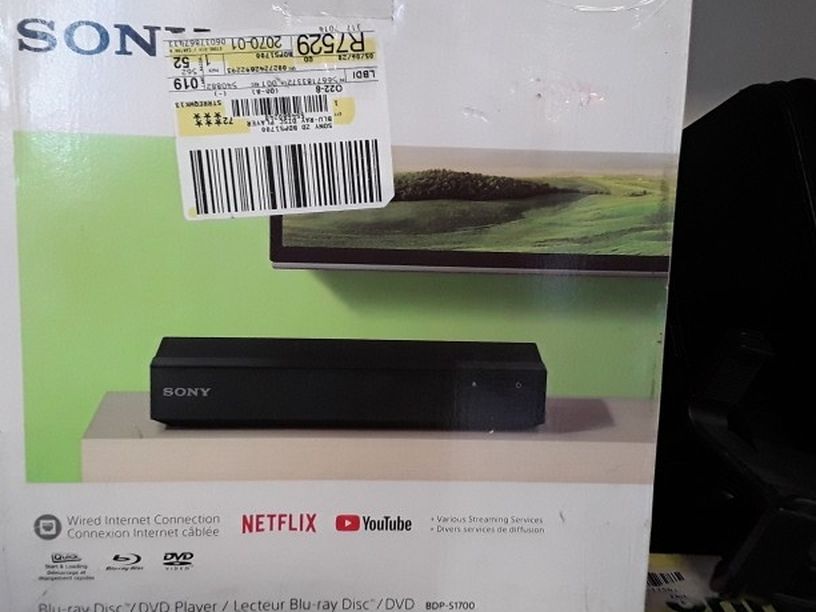 Sony Blue Ray With Internet Connection NETFLIX AND YOU TUBE