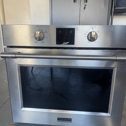 Professional Frigidaire 30” Oven