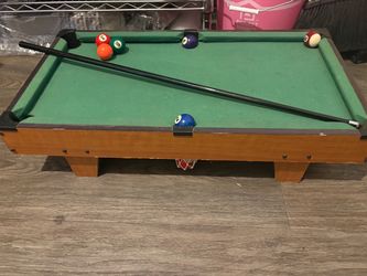 Mini Tabletop Pool Table Set