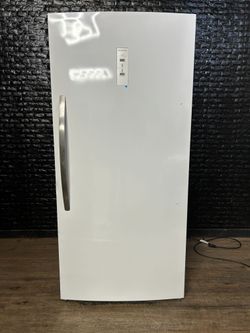 FRIGIDAIRE STANDUP FREEZER w/WARRANTY! R3352A