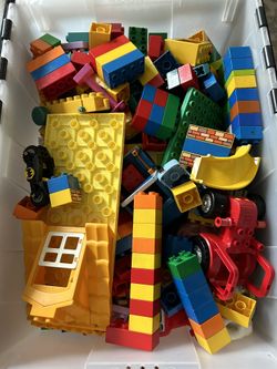 Large Lot Of Legos!