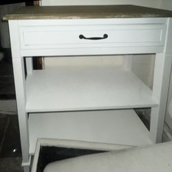$25 obo Sofa Table/ TV Stand w/Shelves 42”x 42” LIKE NEW $25