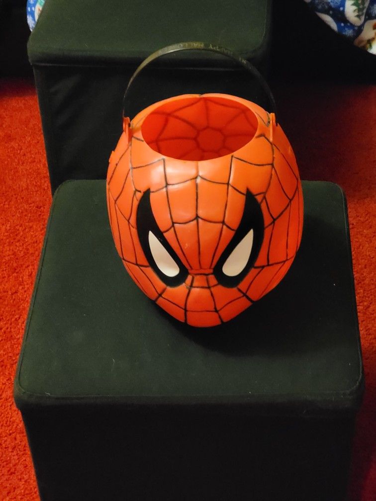 VINTAGE SPIDER-MAN HALLOWEEN BUCKET
