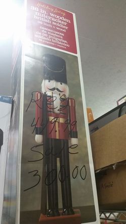 Brand new in box 36 inch wooden nutcracker British soldier