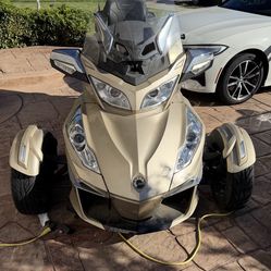 2017 Can-Am Roadster Spyder RT Limited