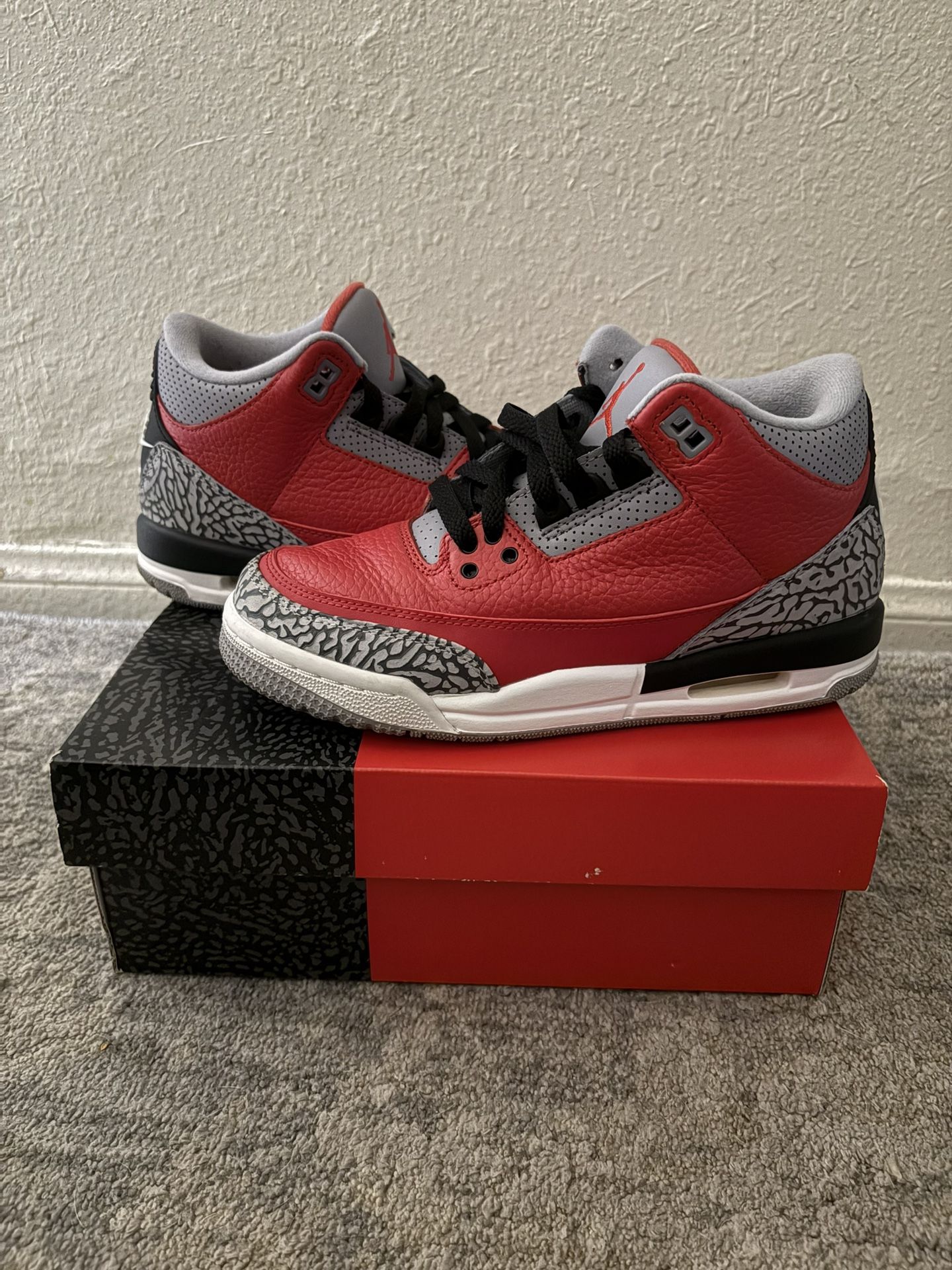 Jordan 3 Retro SE Fire Red