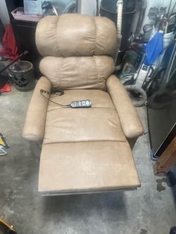 Leather Recliner / lift chair by Golden technologies
