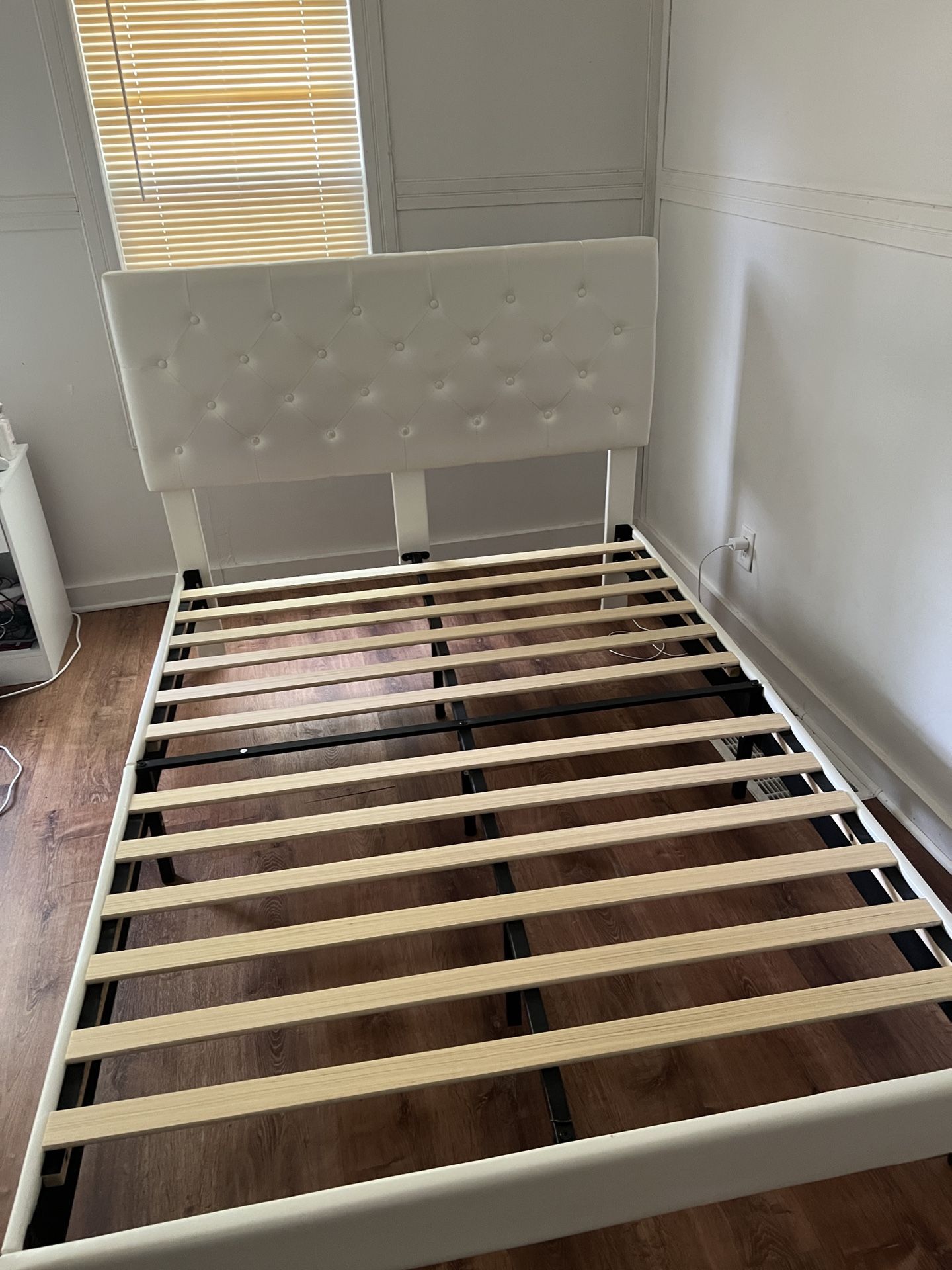 Full Bed Frame/headboard