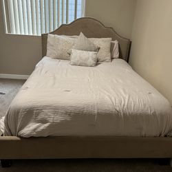 Bed with mattress and Box Spring 