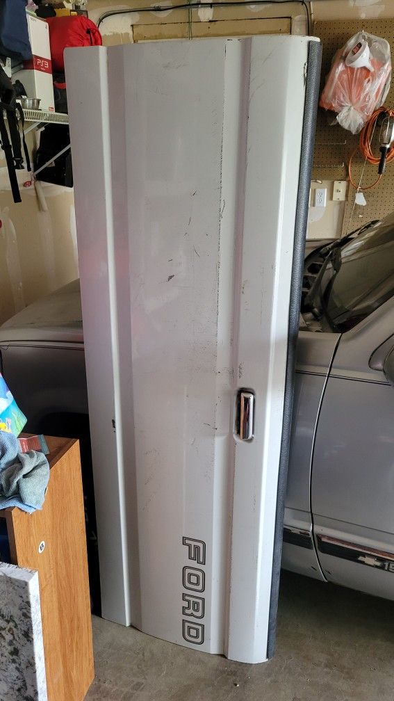 94 Ford F150 Tailgate