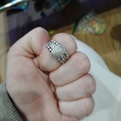 Ring With Diamonds 