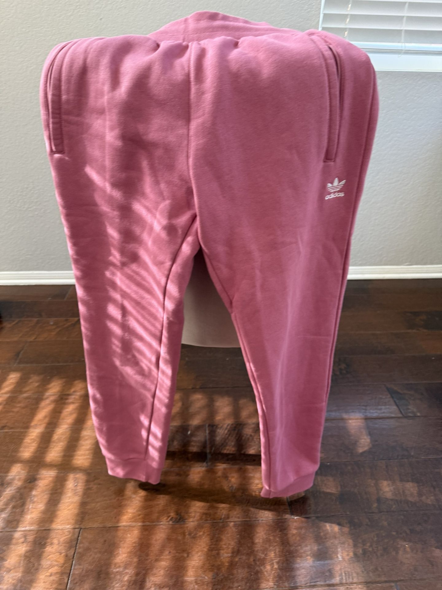 ADIDAS ESSENTIAL PANT! NEW!