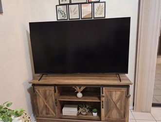 Sony 65" TV + Farmhouse TV Stand 60" - Moving Sale / TV y Mueble - Venta por Mudanza