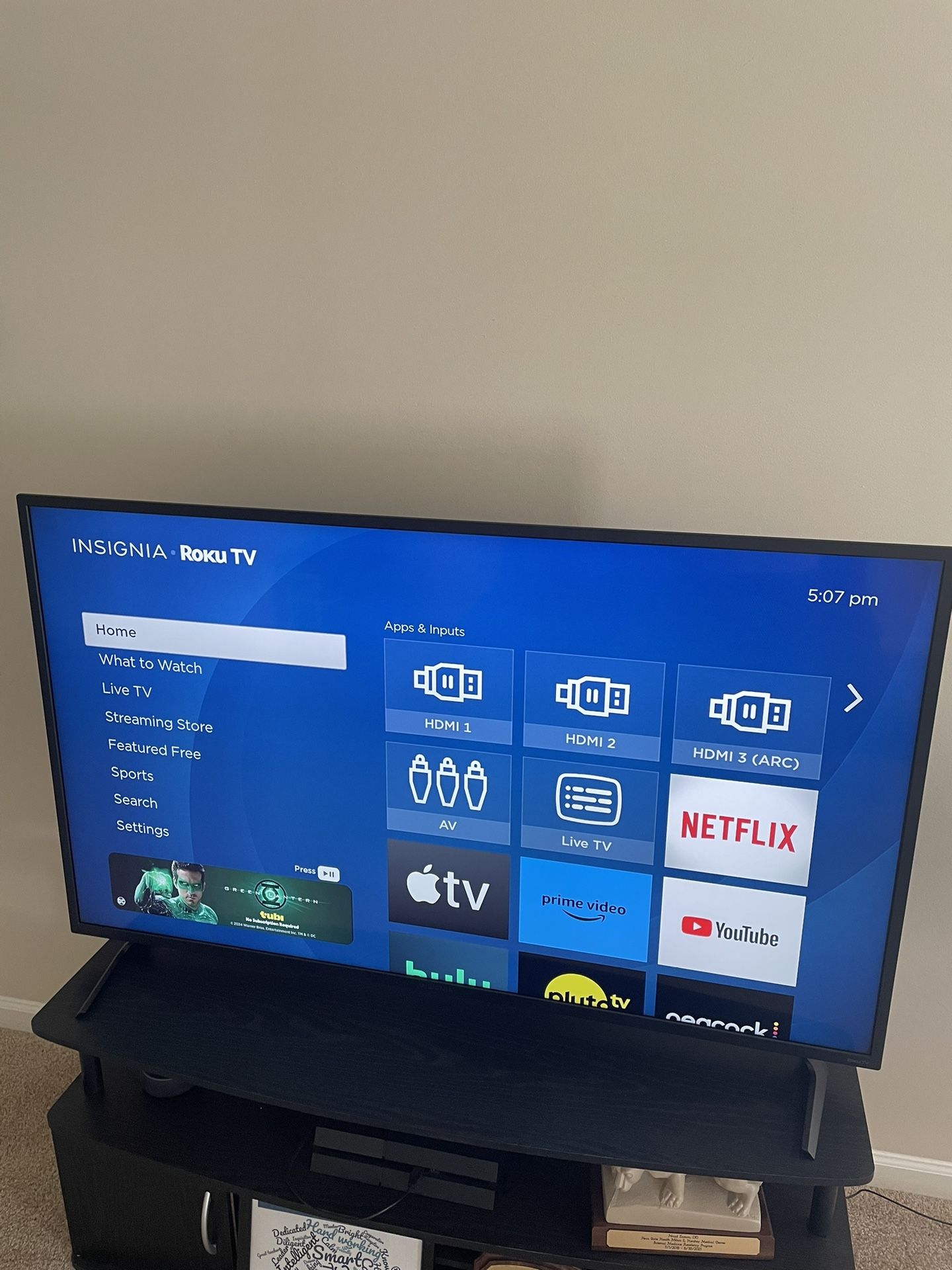 Insignia Roku Smart TV - 55 Inch