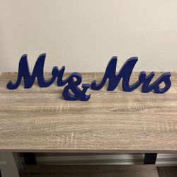 Mr. And Mrs. Had Table Decoration