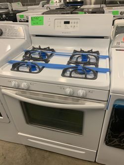 Frigidaire Gas Stove Working Perfectly 4 Months Warranty 