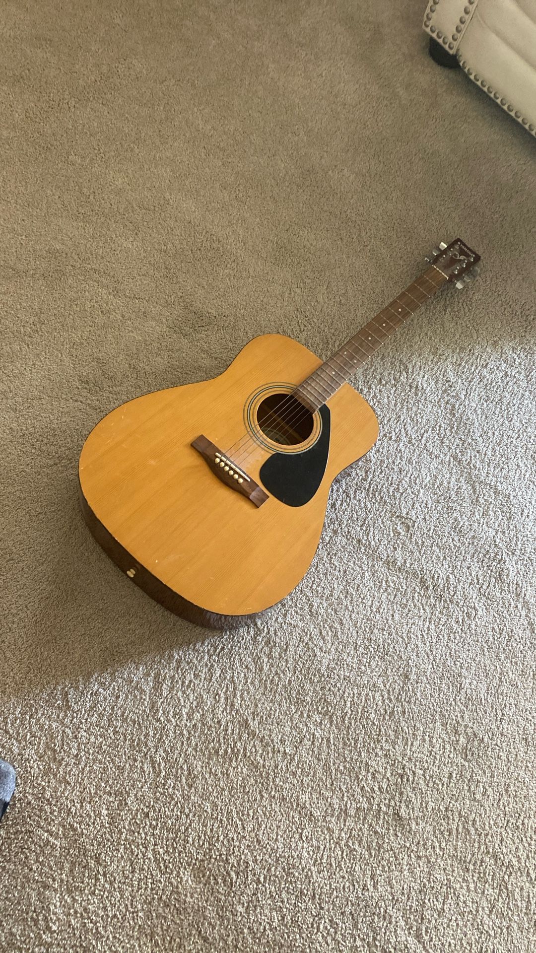 Yamaha Acoustic Guitar