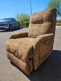 NEW RECLINER CHAIR BY BEST