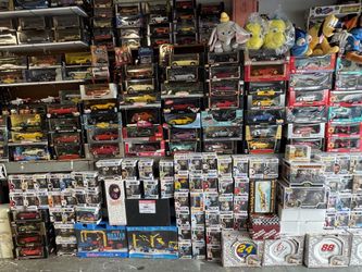 Collectors Corner Toy Garage. Diecast Cars & More .