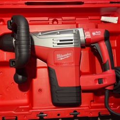 MILWAUKEE SDS-MAX Demolition Hammer