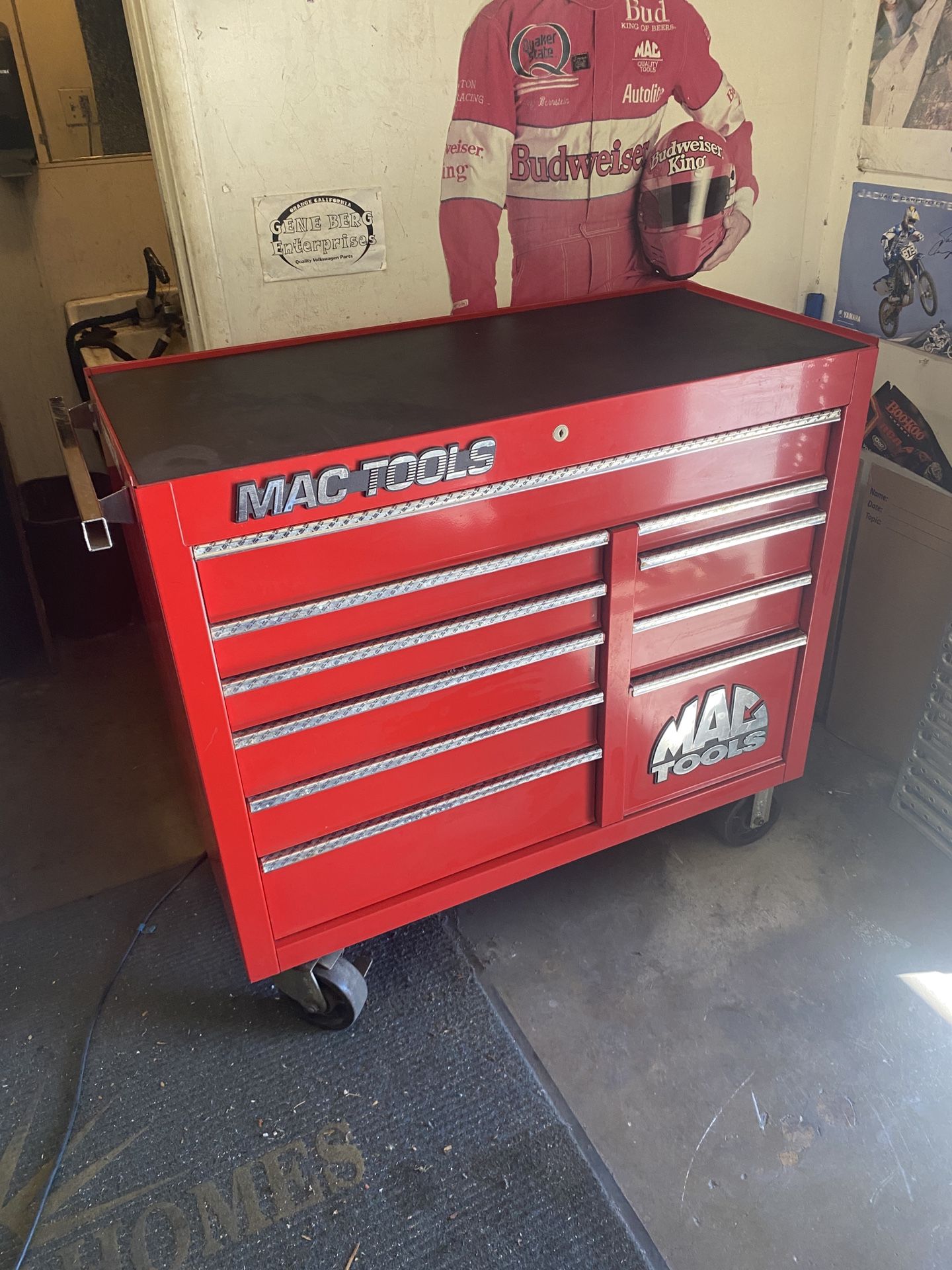 Mac Tools 10 Drawer Rolling Cabinet