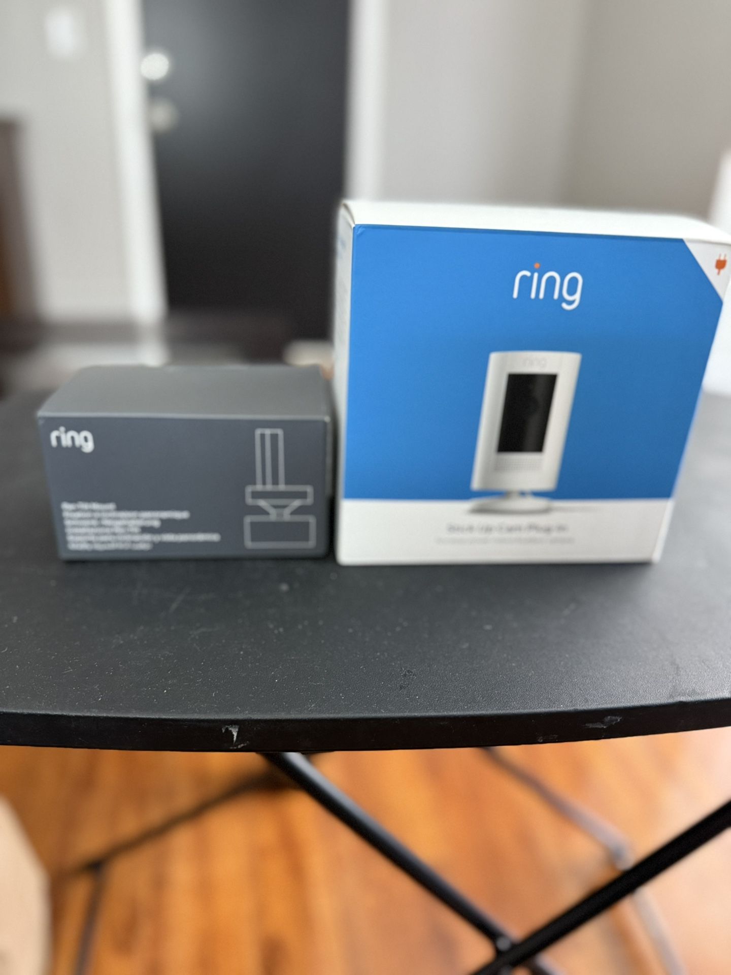 Ring Stick Up Cam And Pan-tilt Mount