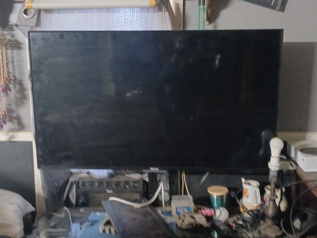 Hisense Like New 55 Inch Smart TV 