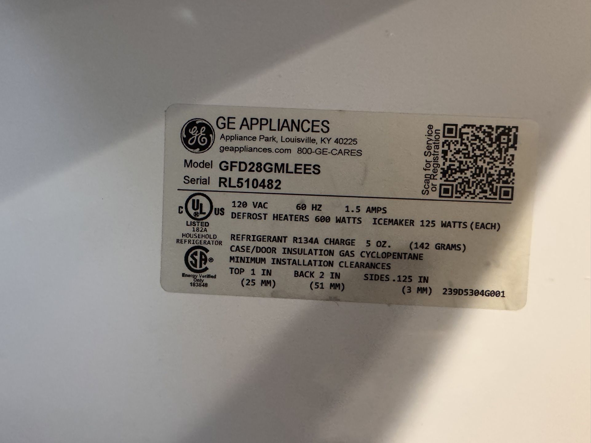 GE Refrigerator – Model GFD28GMLCES – Working but Needs Minor Repair.