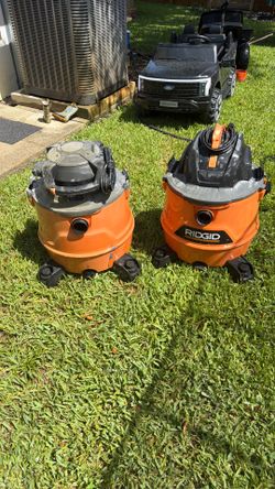 2 large ridge shop vacs