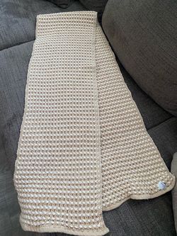 Brooks brothers crème table runner