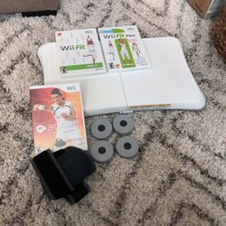 Wii Fit : Three Games & Balance Board 