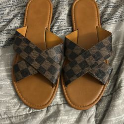 Women’s Slide Sandals Size 9