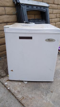 Whirlpool mini fridge
