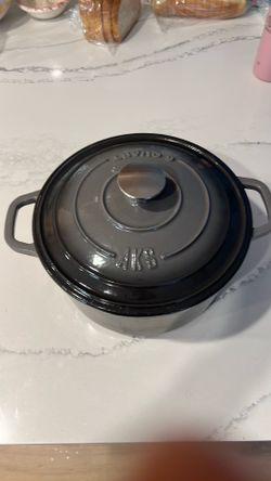 Cast Iron Dutch Oven - 6 quart