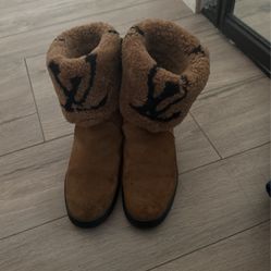 Uggs Size 6