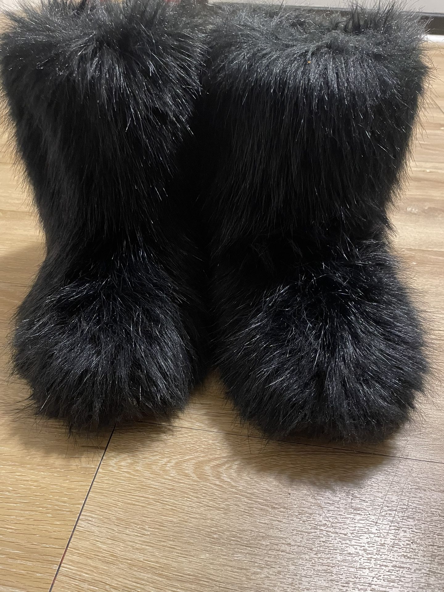 Black Fur boots