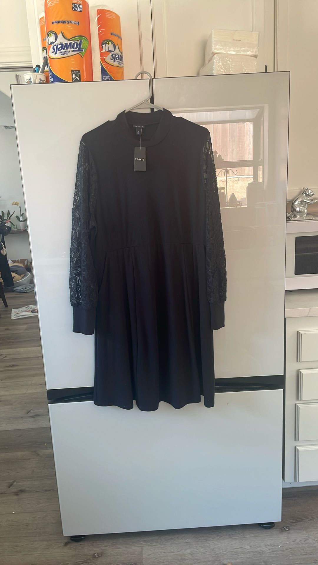 Black Lace Sleeves Dress