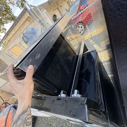 Used Microwave Stove And Refrigerator In Great Conditions 