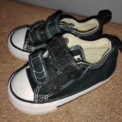 5c Converse Chuck Taylors 