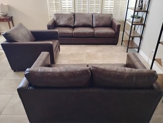 Leather sofa, loveseat & chair!
