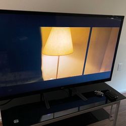 55 Inch LG TV works Great And No Dead Pixels! 