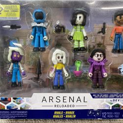 Action figures ARSENAL RELOADED RIVALS. 12pieces, 6 figures and 6 accessories, Roblox DevSeries.