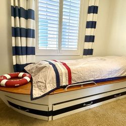 Pottery Barn Kids Speedboat Bed With Trundle