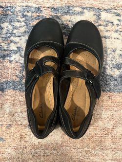 Clarks Mary Janes women’s size 10 M
