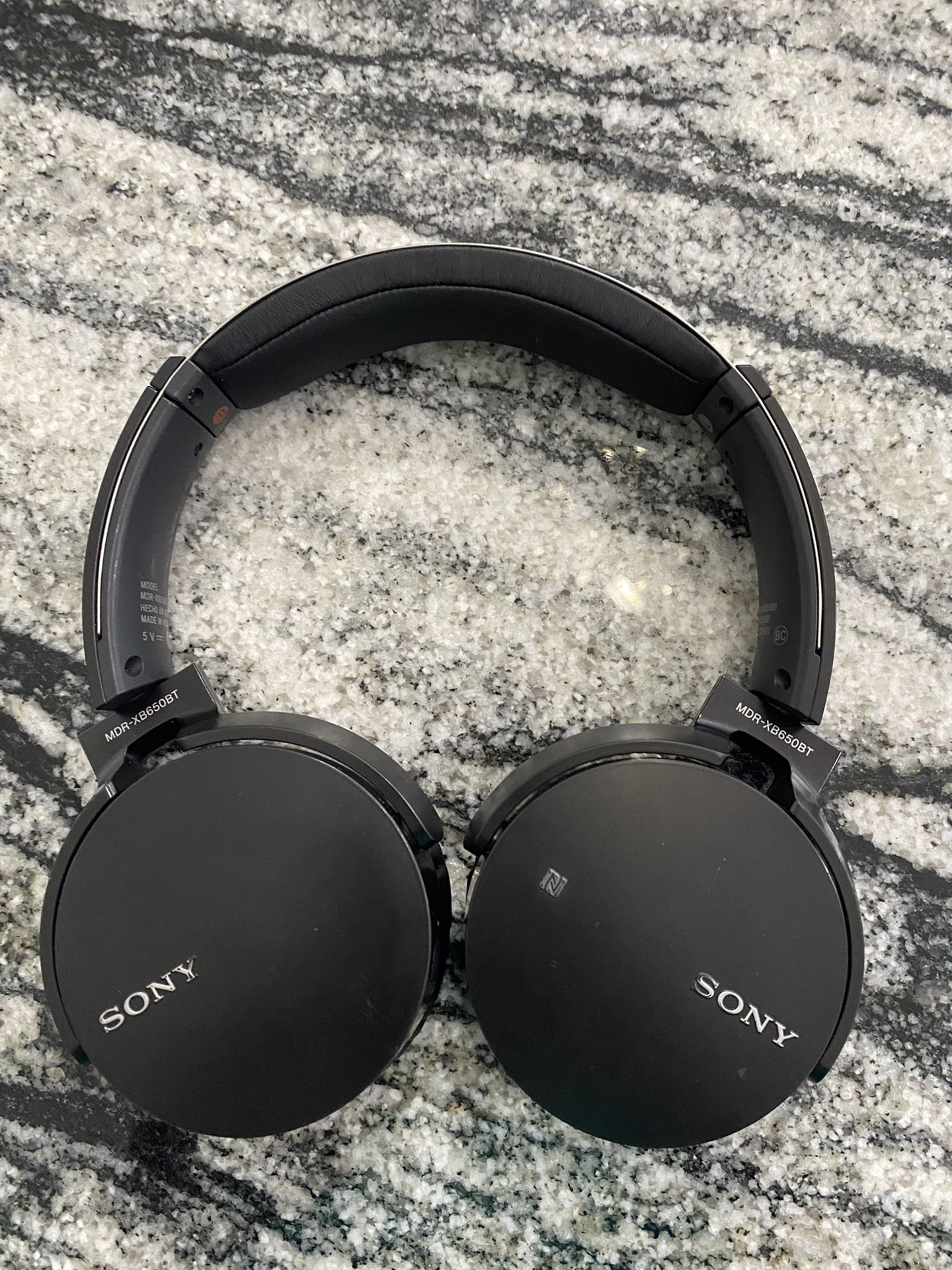 Great Sony noise canceling headphones! MDR-XB650BT